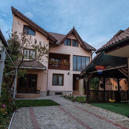 Casa Nicoladis Apartment Zarnesti Luaran gambar