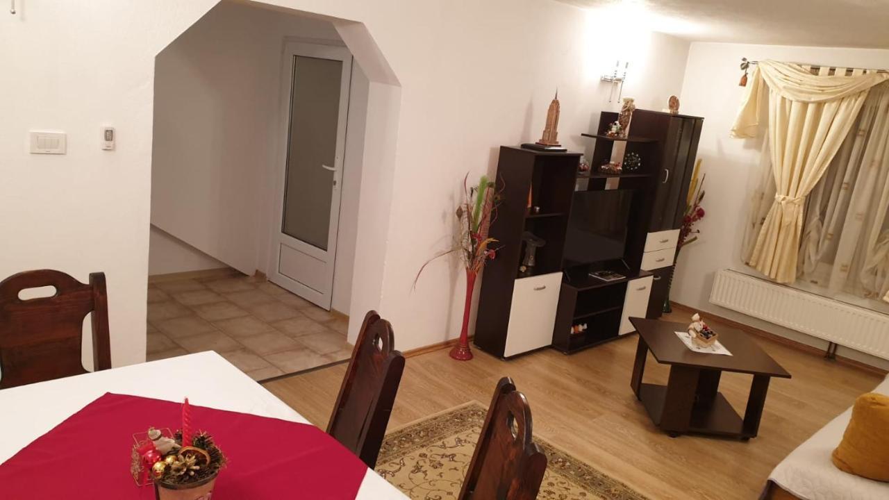 Casa Nicoladis Apartment Zarnesti Luaran gambar