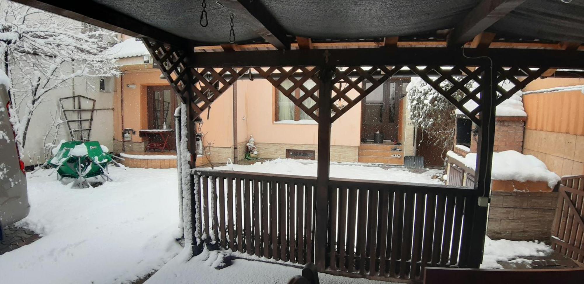Casa Nicoladis Apartment Zarnesti Bilik gambar